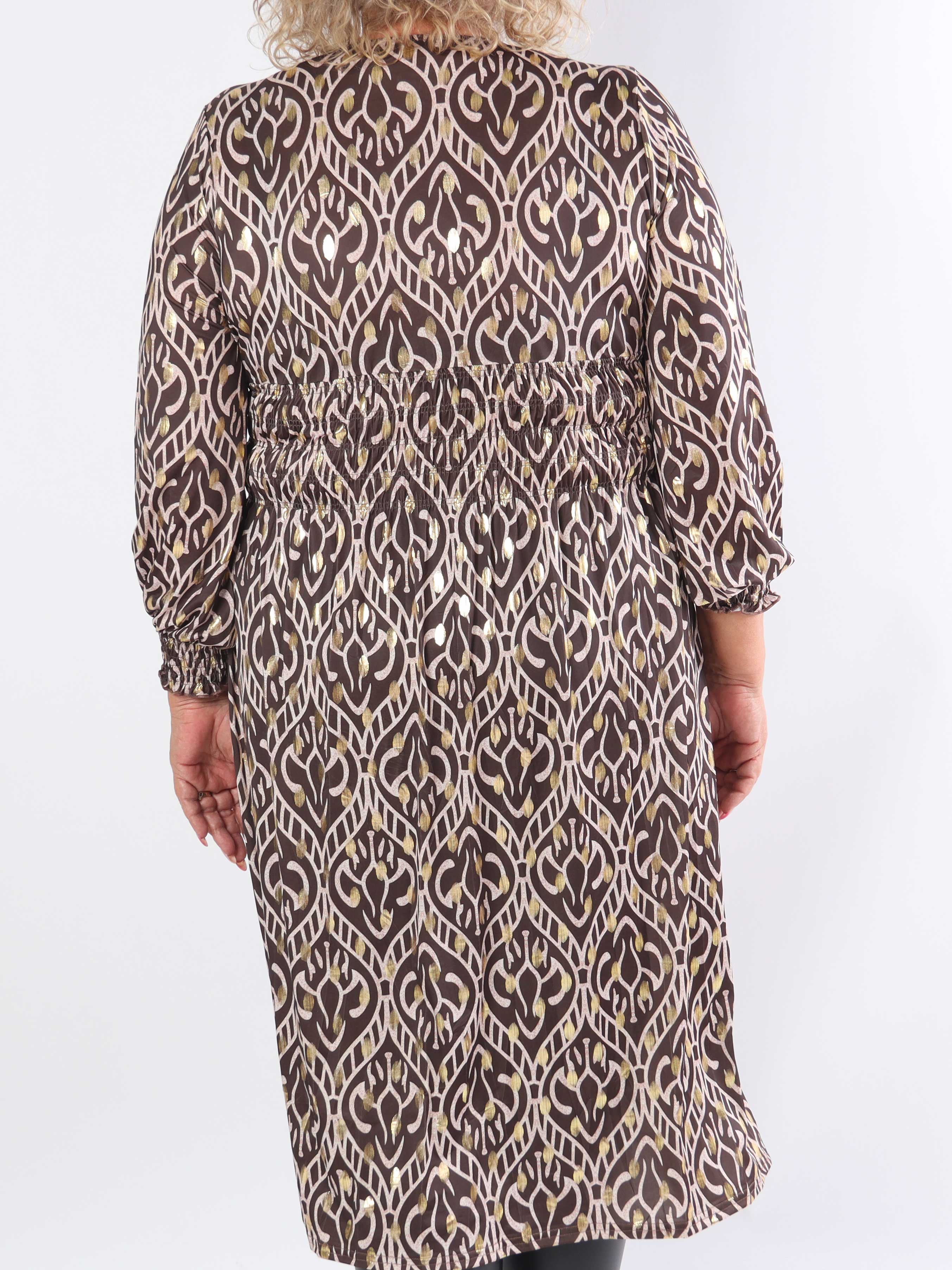 Pams Boho Midi L/S - Elastisk plus size kjole i krølfrit stof